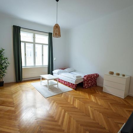 Central Living Apartments - Unteres Belvedere Wenen Buitenkant foto